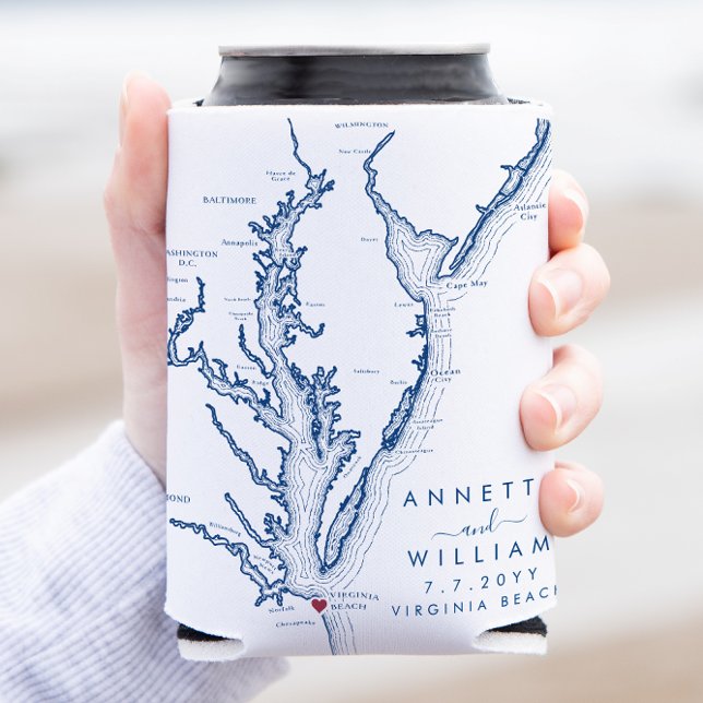 Virginia Beach Minimal Moderne Gastgeschenk Hochze Dosenkühler (Virginia Beach Wedding Can Coozie Favor in modern navy blue from Coastal Map Designs)