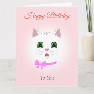 Visage de chat blanc drôle sur carte d'anniversair