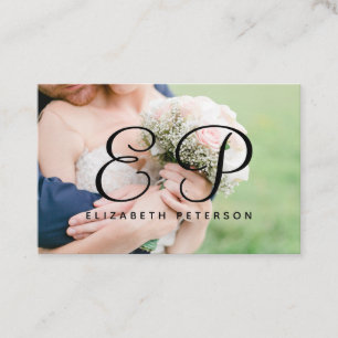 Visitenkarte mit Monogramm im einfachen Stil.
