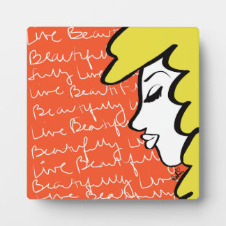 Vivez merveilleusement Plaque avec de l'Easel