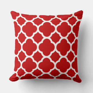 Vivid Cherry Red and White Quatrefoil Pattern Kissen
