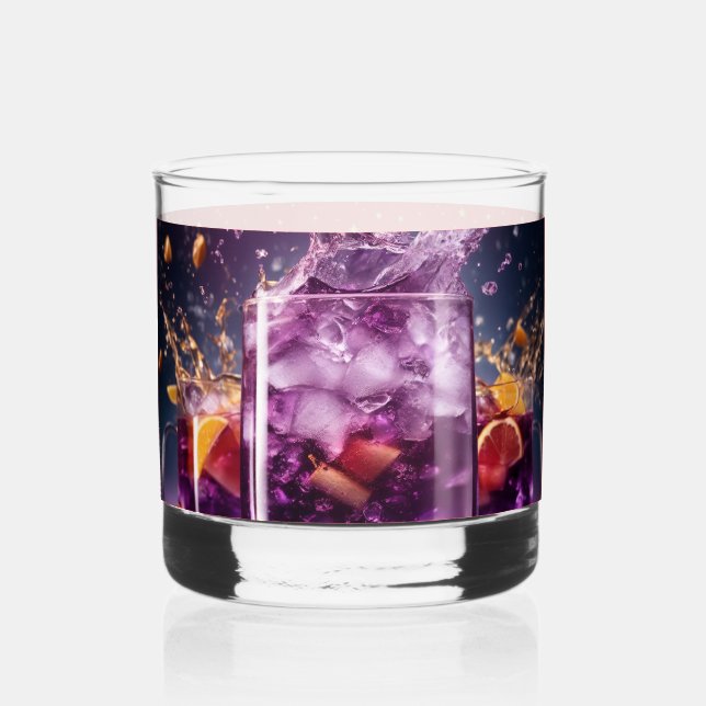 "Vivid Elegance: Lila, transparentes Rockglas Whiskyglas (Vorderseite)