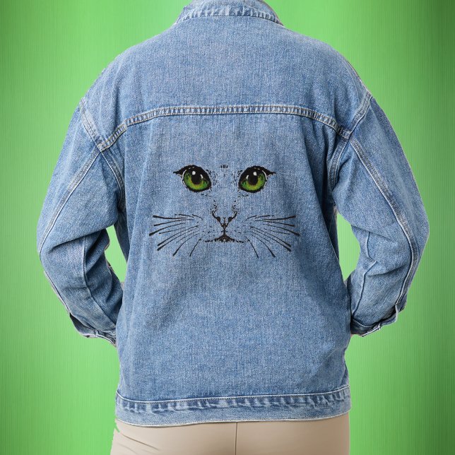 Vivid Green Cat Eyes Nose Whiskers Minimalistisch Jeansjacke (Kitty cat face with vibrant green eyes and long whiskers on denim jacket.)