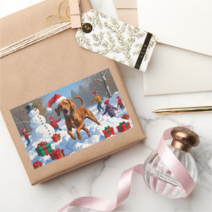 Vizsla läuft im Schnee mit Weihnachtsmütze Rechteckiger Aufkleber