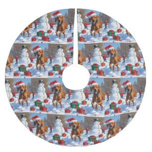 Vizsla läuft in Snow mit Weihnachtshut Polyester Weihnachtsbaumdecke