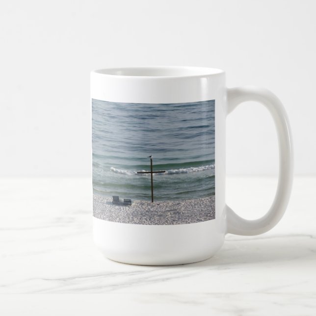Vogel auf hölzernem Kreuz durch den Ozean Kaffeetasse (Rechts)