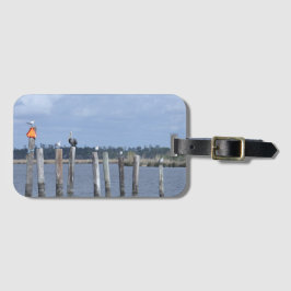 Vögel auf Posts im See Gepäckanhänger