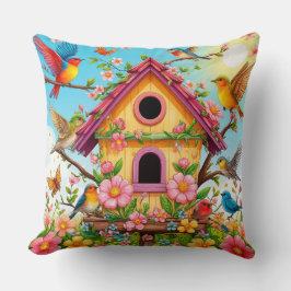 Vögel, die um ein Vogelhaus herumziehen Kissen
