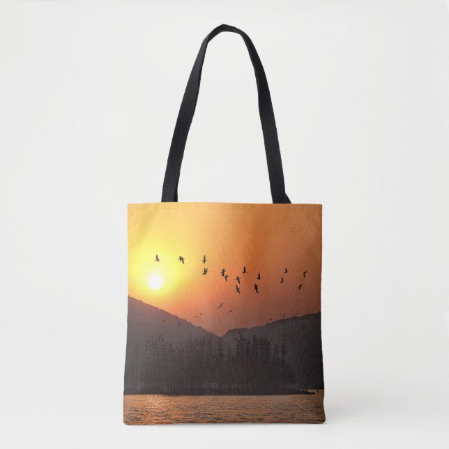 Vögel fliegen in Sunset Sky über den East Lake Tasche (Vorderseite)