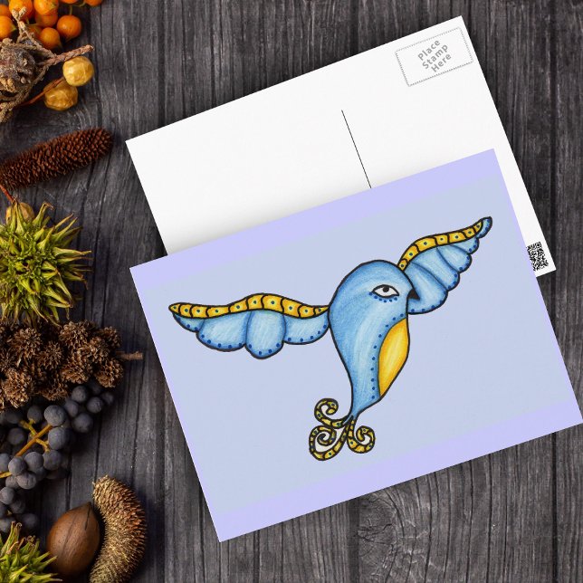 Vogel im Flug Postkarte (Fantasy flying blue and yellow bird scrolled tail on blue postcard.)