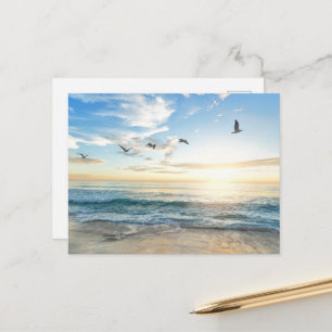 Vögel im Flug über dem Ozean Postkarte