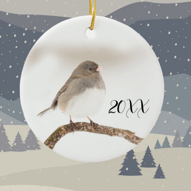 Vogel im Schnee 2023 Weihnachtsverzierung der Kera Keramik Ornament (Von Creator hochgeladen)