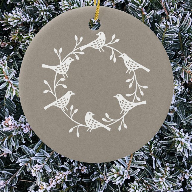Vogel Kreath White über neutrale moderne Skandale Keramik Ornament (Nordic Scandinavian bird wreath ornament)