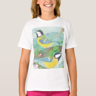 Vögel singen auf einem blühenden T - Shirt