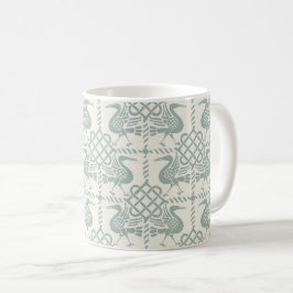 Vögel und Knochen mit gotischer Wiederbelebung Kaffeetasse