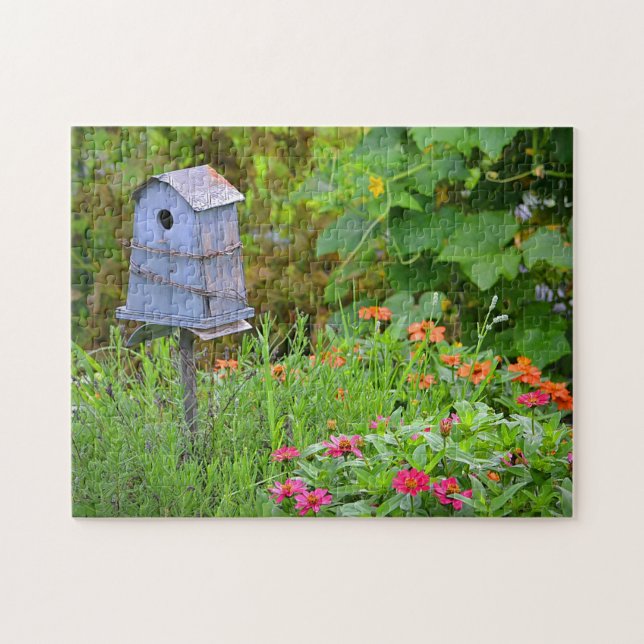 Vogelhaus im Garten (Horizontal)