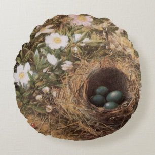 Vogelnest und Hundsrosen von John William Hill Rundes Kissen