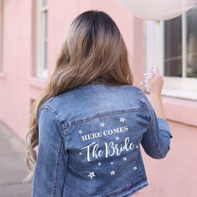 Voici la mariée de mariage (Here comes the bride stars wedding denim jacket for wedding and bridal shower and bachelorette party)