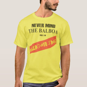 Voici le T-shirt collégial de tapis à longs poil