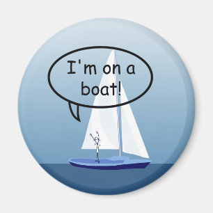 Voilier naviguant sur un bateau amusant aimant ron