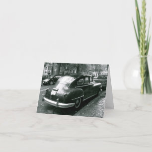 Voiture classique dans la carte de note de photo