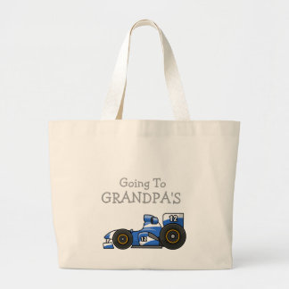 Voiture de course allant dans le sac fourre-tout