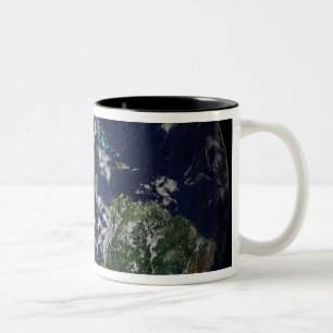 Volle Erde, die Norden und Südamerika zeigt Zweifarbige Tasse