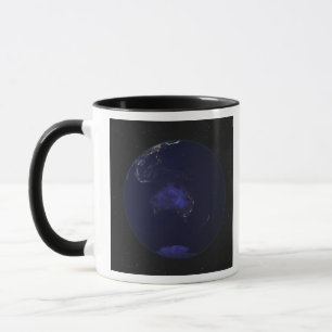 Volle Erde nachts Stadtlichter 2 zeigend Tasse