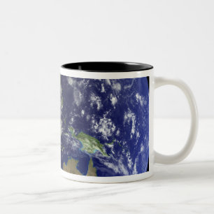Volle Erde vom Raum, der Australien zeigt Zweifarbige Tasse