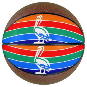 Voller Basketball mit Flagge von St. Petersburg