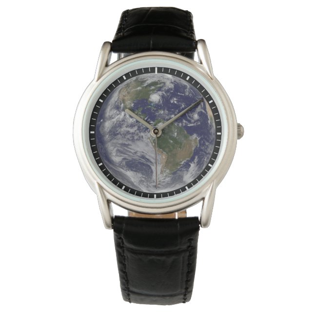 Voller Erde mit Hurrikan Irene an der Ostküste. Armbanduhr (Vorderseite)