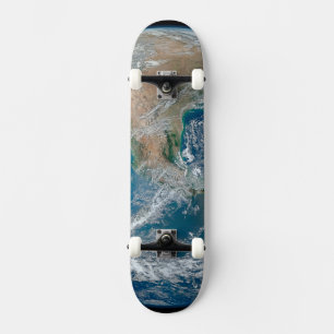 Voller Erde mit Nordamerika und Mexiko. Skateboard