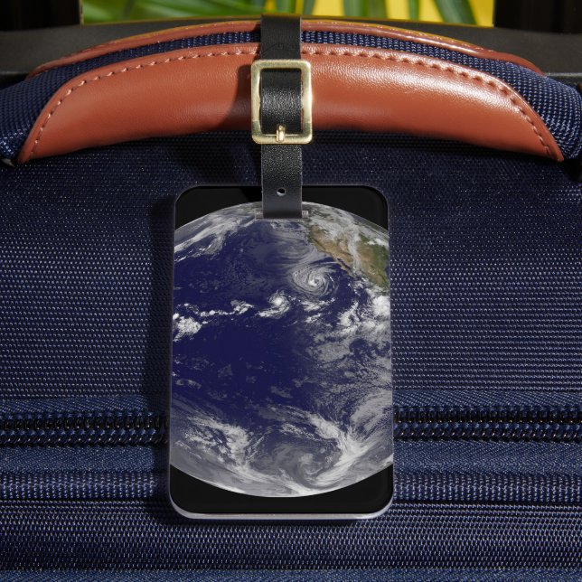 Voller Erde mit verschiedenen tropischen Stürmen. Gepäckanhänger (Vorderseite Insitu 2)