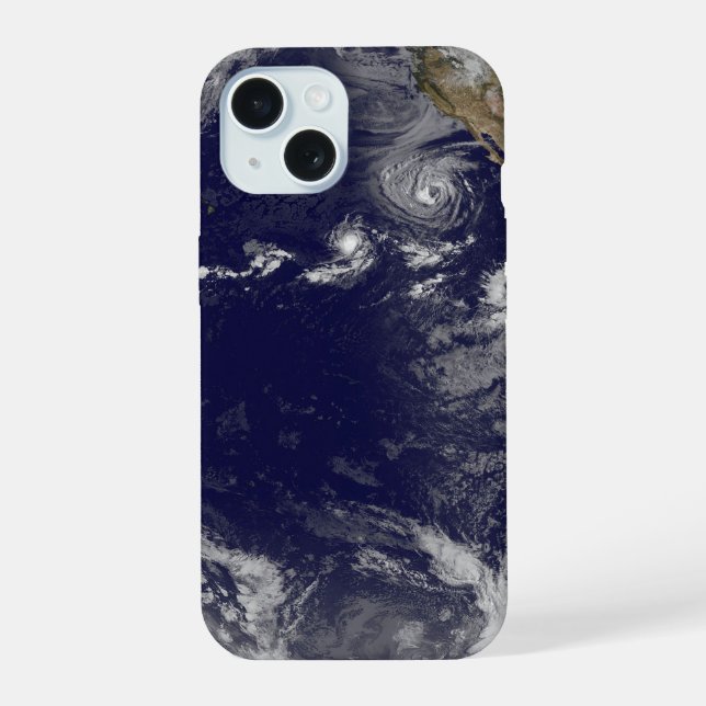 Voller Erde mit verschiedenen tropischen Stürmen. iPhone 15 Hülle (Rückseite)
