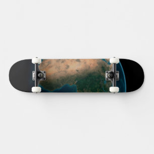 Vollerde aus dem Weltraum über dem afrikanischen K Skateboard
