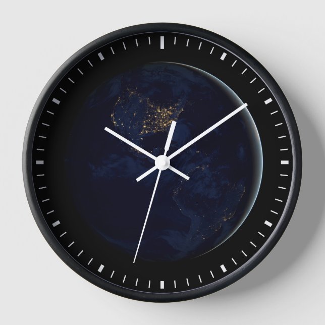 Vollerde bei Nacht mit Stadtlampen in Amerika Uhr (Vorderseite)
