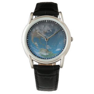 Vollerde mit Nord- und Südamerika. Armbanduhr