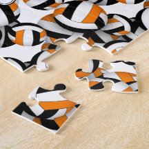 Volleyballmannschaft in schwarz-orangefarbenen Far