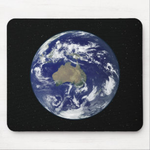 Völlig beleuchtete Erde zentrierte auf Australien Mousepad