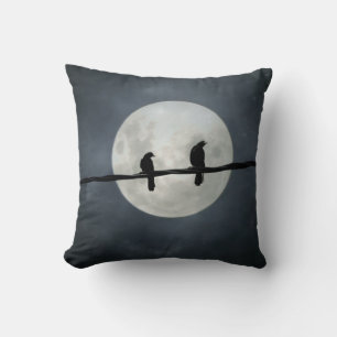 Vollmond-Krähen auf der Linie Kissen
