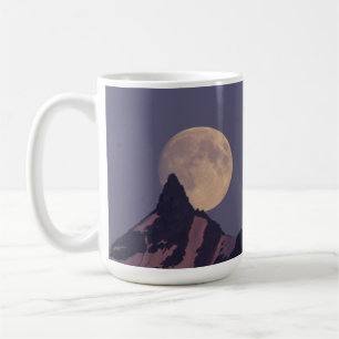 Vollmond steigt auf Chugach Mountains Alaska Kaffeetasse