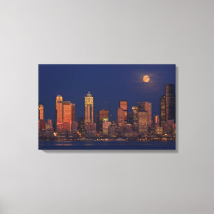 Vollmond steigt über die Skyline der Innenstadt vo Leinwanddruck