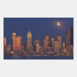 Vollmond steigt über die Skyline der Innenstadt vo Rechteckiger Aufkleber