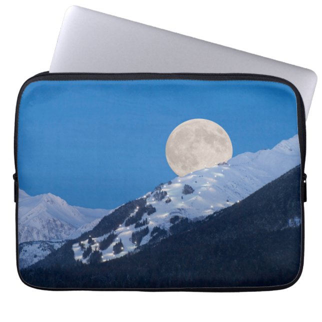 Vollmond über Alyeska Ski Resort, Alaska Laptopschutzhülle (Vorderseite)