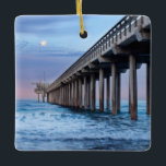 Vollmond über Pier, Kalifornien Keramikornament<br><div class="desc">USA,  Kalifornien,  La Jolla. Vollmond bei Morgengrauen über Scripps Pier,  La Jolla Shows| Ann Collins / DanitaDelimont.com</div>