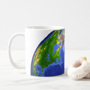 Vollständig die Erde mit topographischen Daten. Kaffeetasse