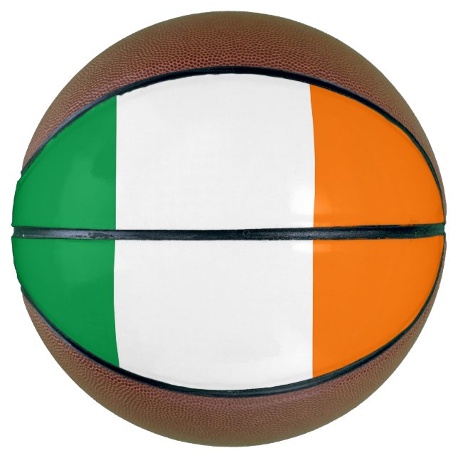 Vollständige Basketball mit Flagge Irlands (Vorderseite)