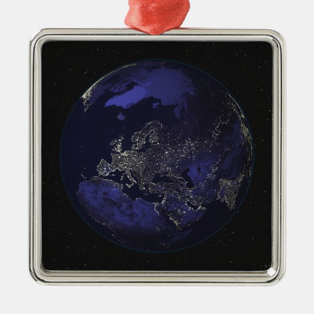 Vollständige Erde in der Nacht mit Lichtern in der Silbernes Ornament (Vorne)