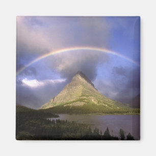 Vollständiger Regenbogen und stürmischer Himmel üb Magnet