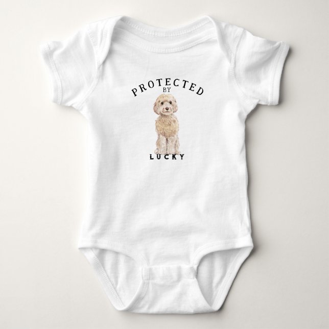 Vom Hund der Familie geschützt Baby Strampler (Vorderseite)